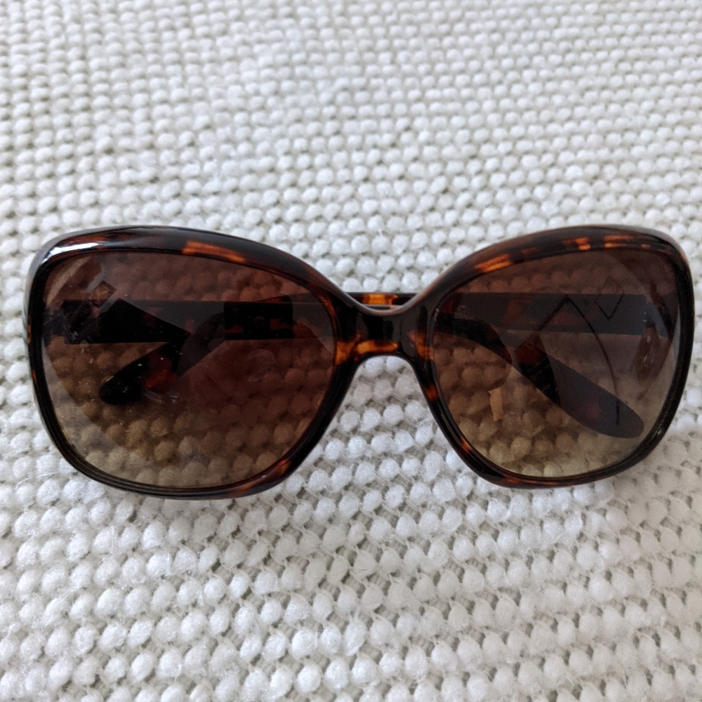 STYLISH SUNGLASSES!!!